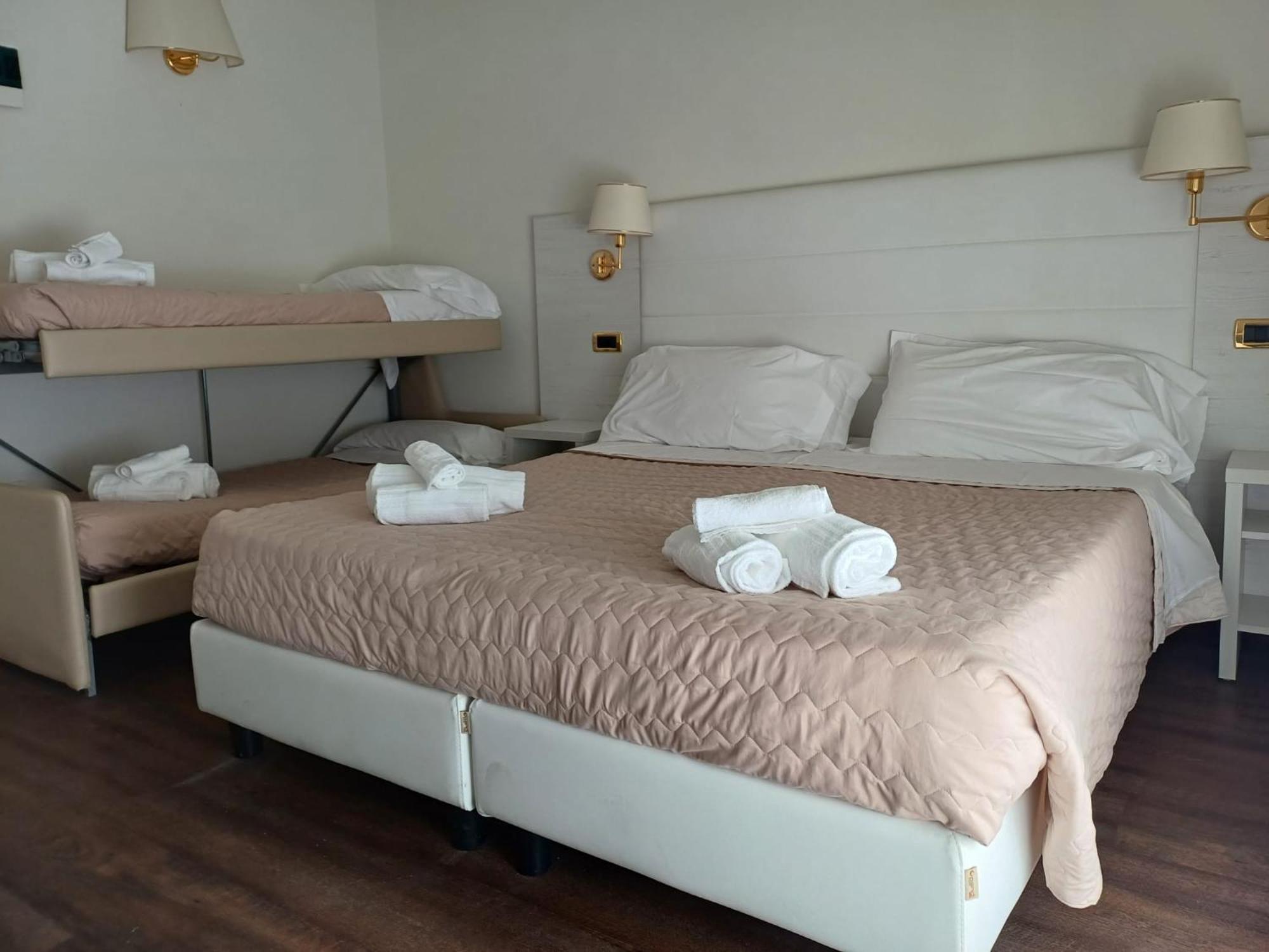 Hotel Imperial Beach Rimini Esterno foto